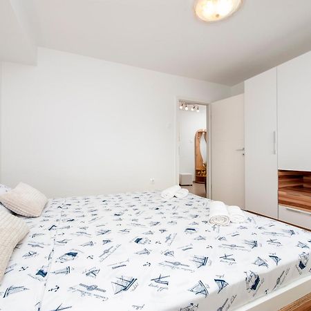 Arena Parkside Residence プーラ エクステリア 写真